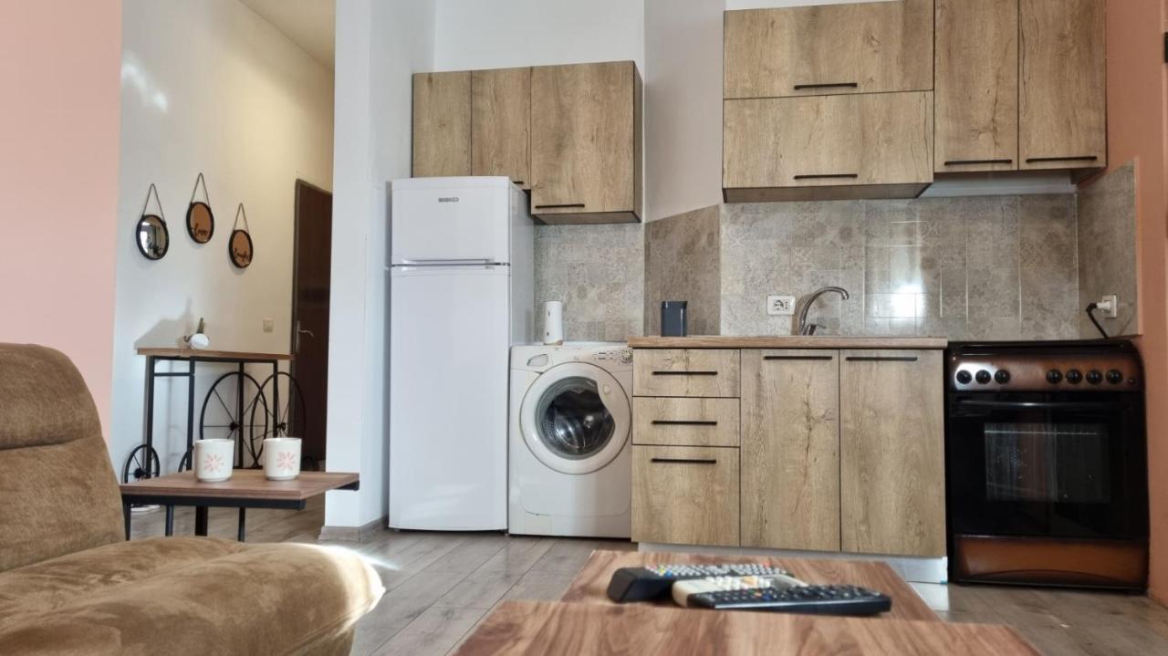 Sky Apartament. Bllok District 地拉那 外观 照片